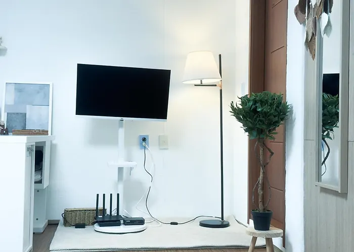 Apartment Yongsan Near Itaewon, Hongdae, Myeongdong & Gyeongbokgung Seoul